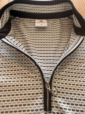Daily Sports Women's Black and White Zip Tank Top